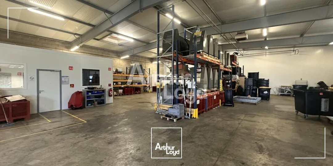 ST JEAN SUR VILAINE - LOCAL D'ACTIVITE A LOUER - 755 M²