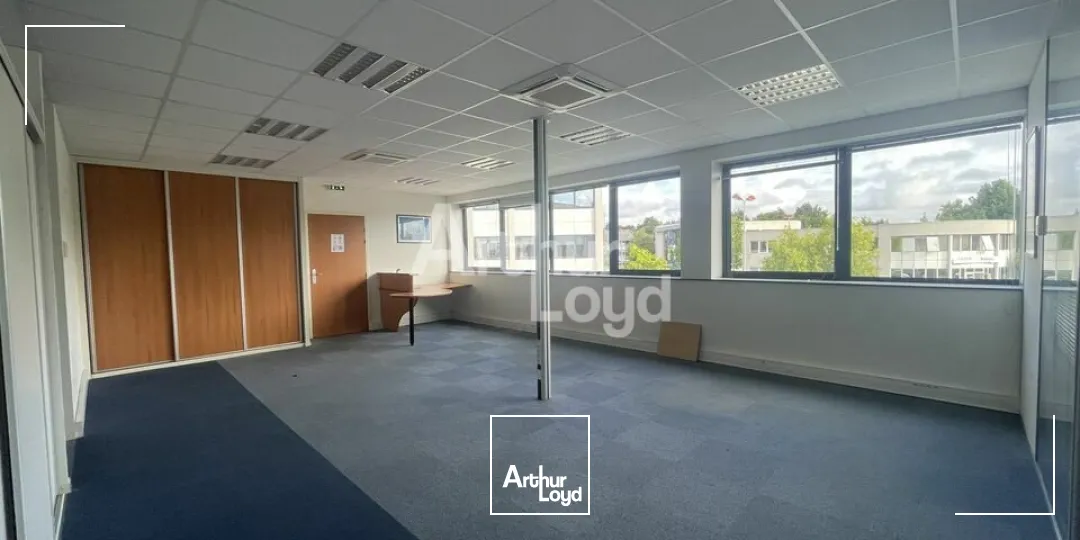 SAINT GREGOIRE - BUREAUX A LOUER - 109 M²