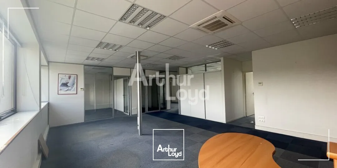 SAINT GREGOIRE - BUREAUX A LOUER - 109 M²