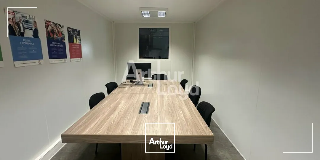 ST JEAN SUR VILAINE - LOCAL D'ACTIVITE A LOUER - 755 M²