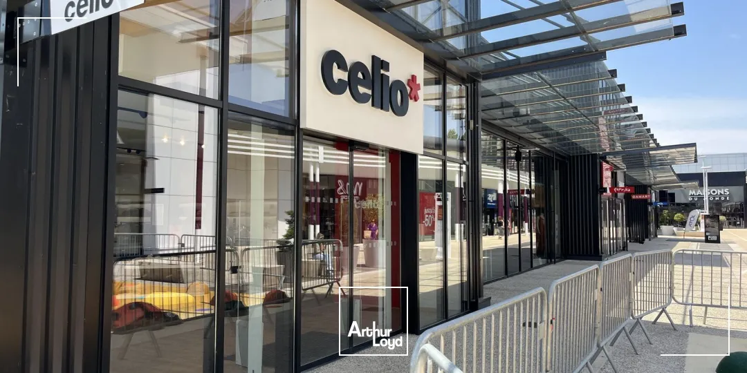 A LOUER - LOCAL COMMERCIAL - SAINT-MAXIMIN - 347 M2