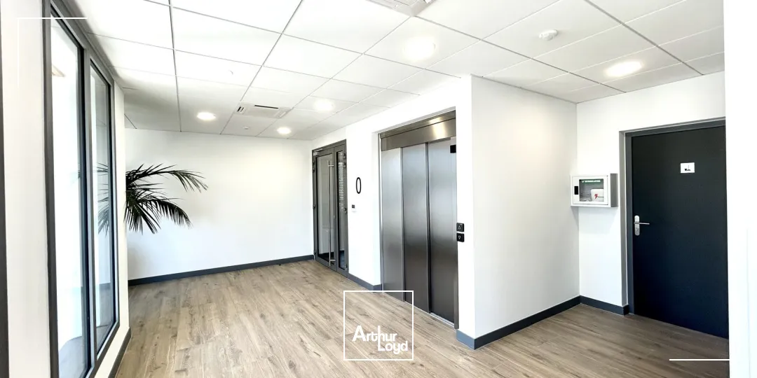 Bureaux neufs à louer de 530 m² - Artigues-Près-Bordeaux , Axe N89