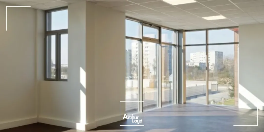 Atelier industriel en location 332 m² Le Blanc-Mesnil - Hub Nord Paris - Multiconnexions A1/A3/RER - 7m libre