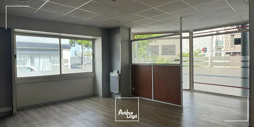 TOURS MIRABEAU LOCAL COMMERCIAL A VENDRE 90 M² - BELLE VISIBILITE