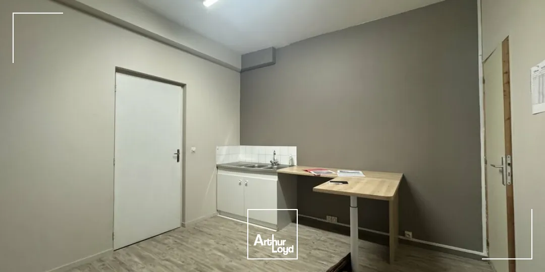 TOURS MIRABEAU LOCAL COMMERCIAL A VENDRE 90 M² - BELLE VISIBILITE