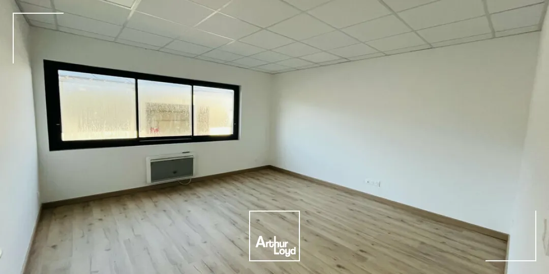 A LOUER - ZA ST JEAN DE LA NEUVILLE - ENSEMBLE IMMOBILIER NEUF 1 000 m2 SUR ZONE EN DÉVELOPPEMENT CROISSANT