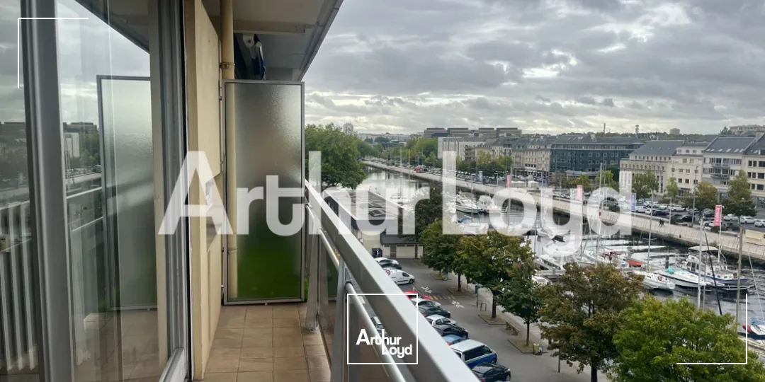 Bureaux - 98 m² - Location - Caen