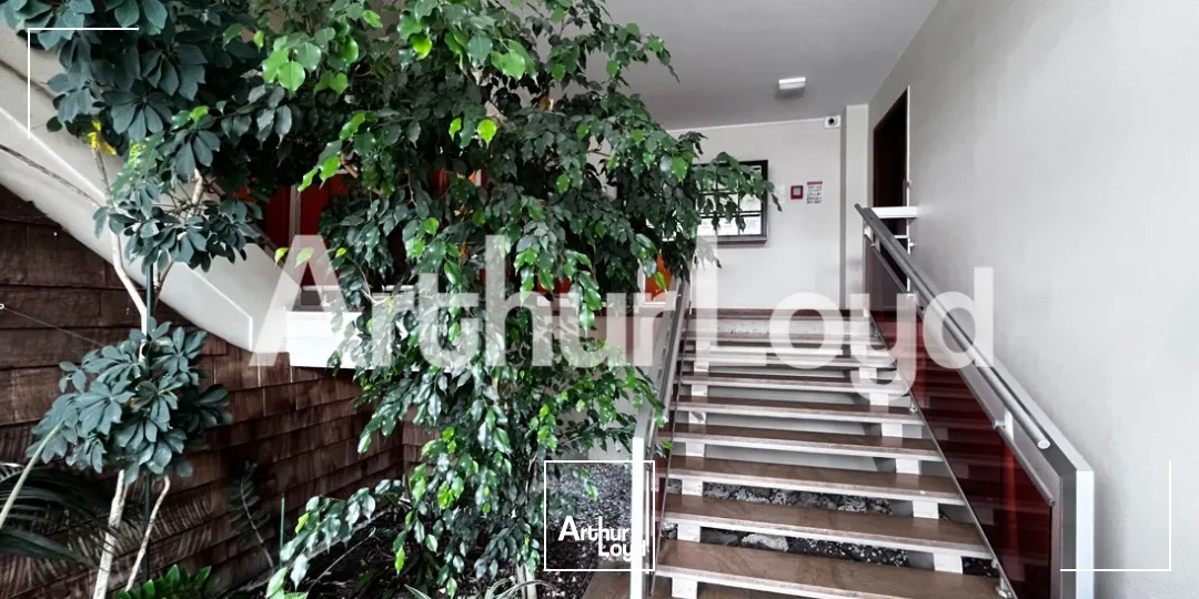 Bureaux - 98 m² - Location - Caen