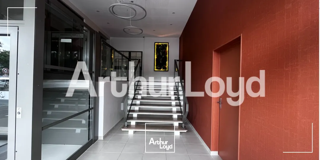 Bureaux - 98 m² - Location - Caen