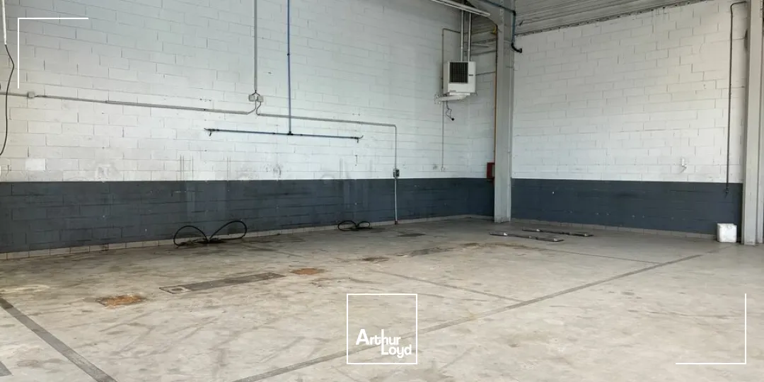 LOCAL COMMERCIAL à VENDRE de 2280 m²