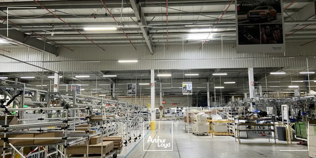 LOCAL D'ACTIVITE - ENTREPOT à LOUER de 10100 m²