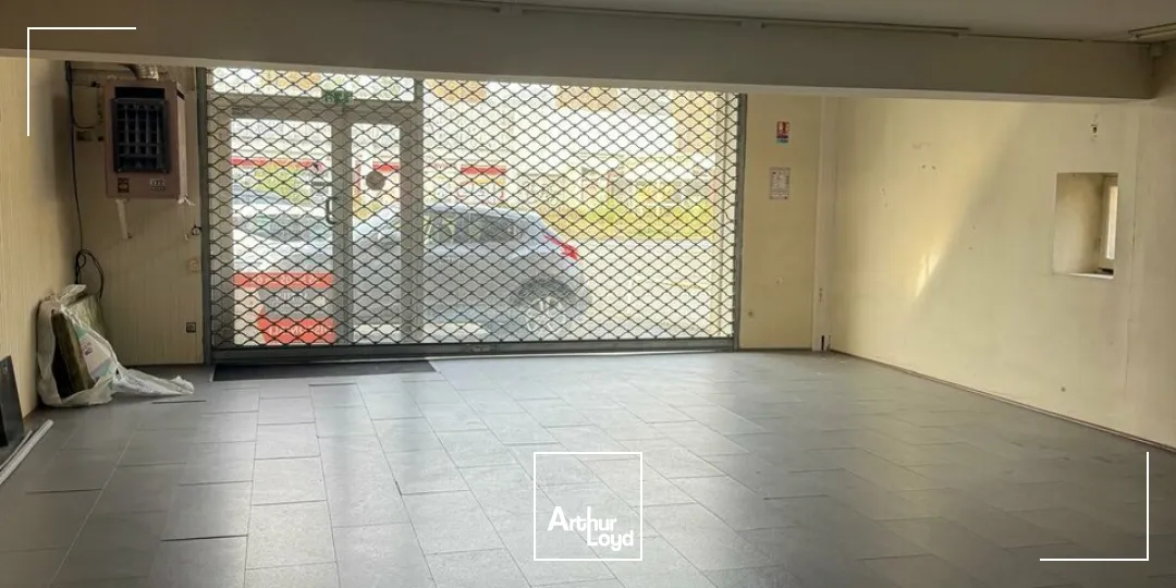 LOCAL COMMERCIAL location à SARLAT-LA-CANÉDA 24200