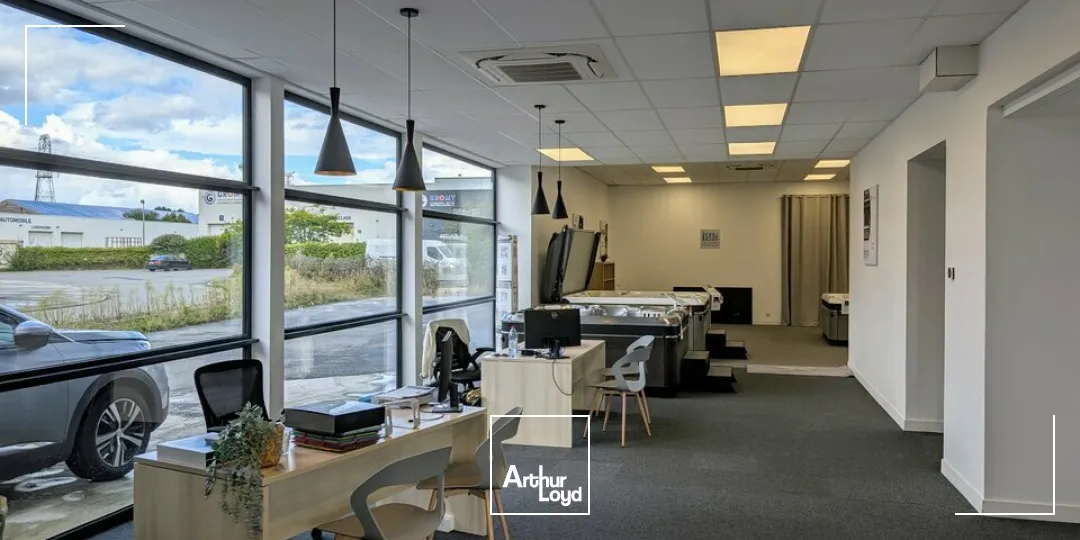 MELESSE - LOCAL COMMERCIAL A LOUER - 535 M²