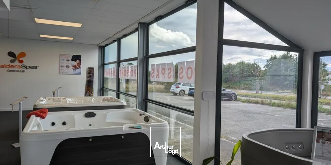 MELESSE - LOCAL COMMERCIAL A LOUER - 535 M²