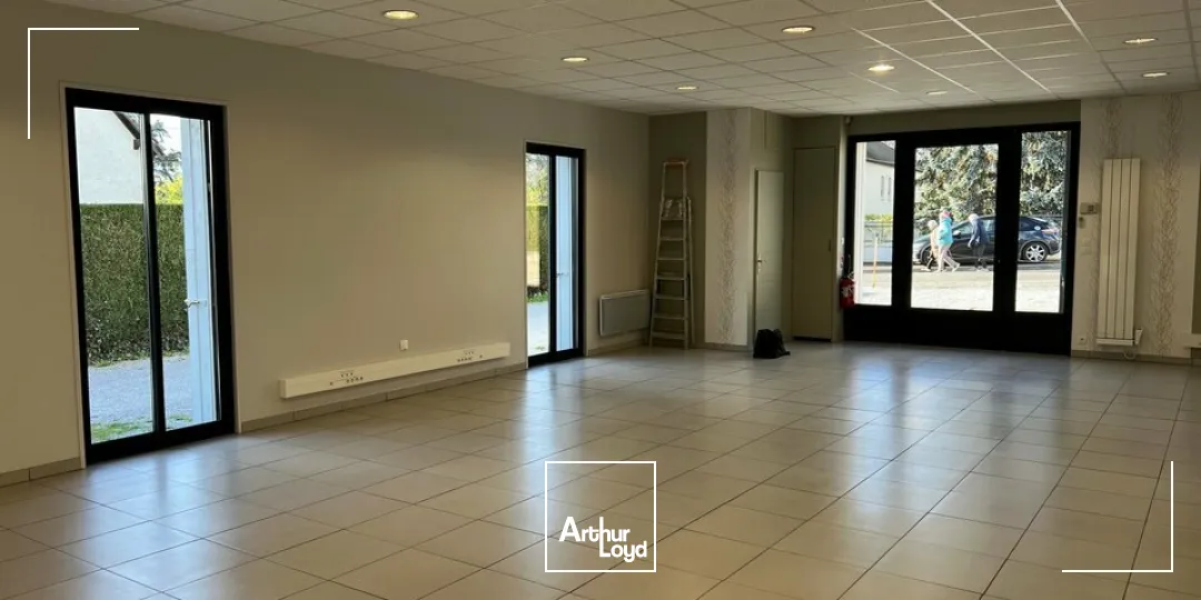 TOURS SUD VEIGNE - A LOUER BUREAUX DE 114 M² AVEC 8 PARKINGS - PROCHE D910
