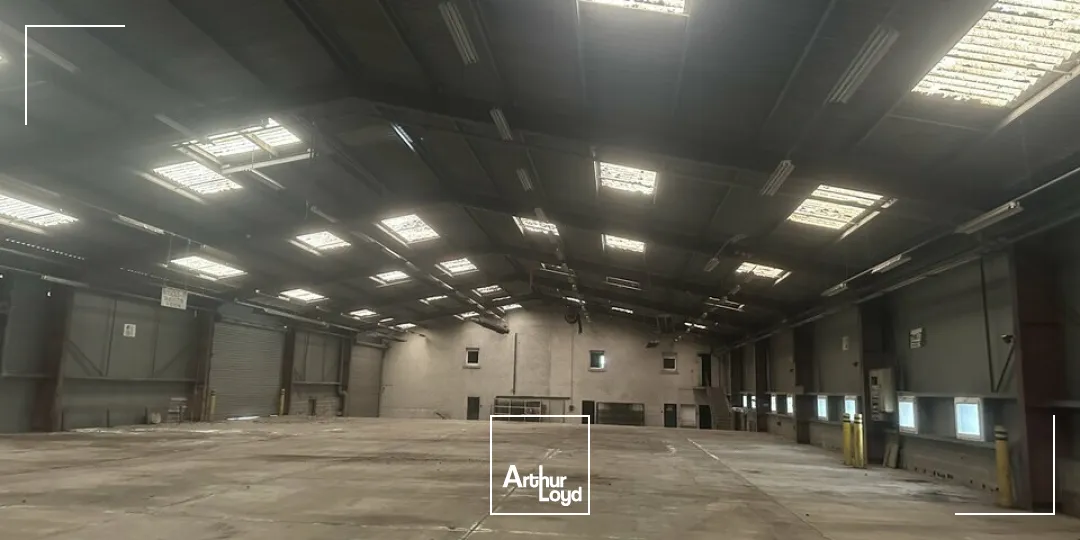 A VENDRE - LOCAL D'ACTIVITE - MEHUN SUR YEVRE