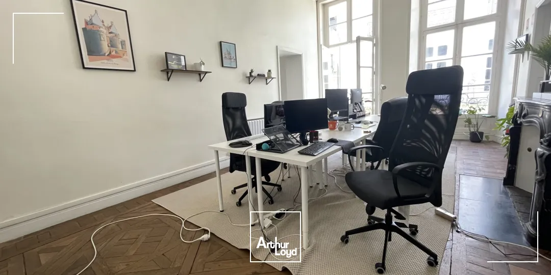 BUREAUX A LOUER -140 M²- PROCHE PLACE ROYALE NANTES