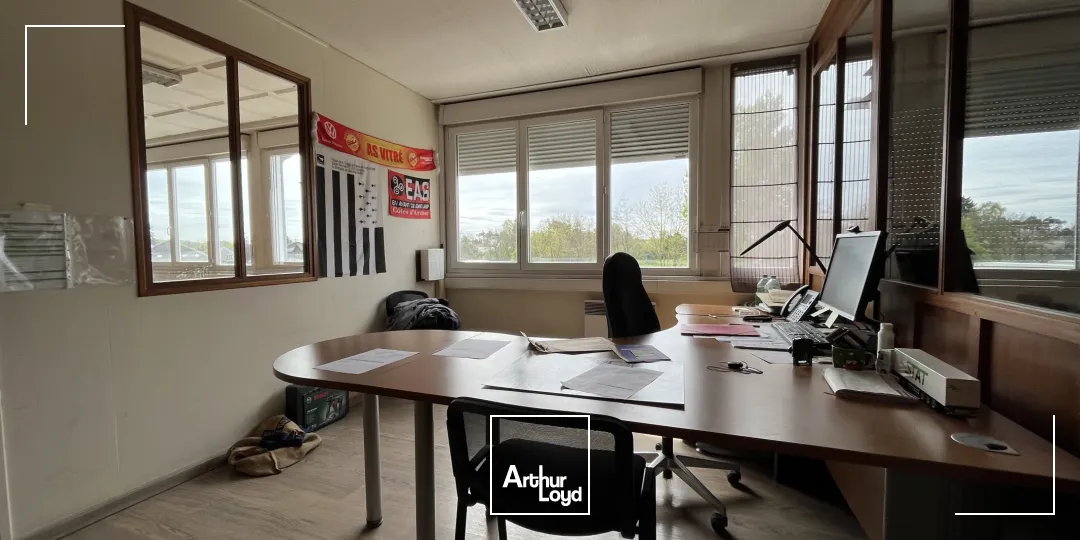 Bâtiment typé transport / messagerie à louer - 2 700 m2 - Nord/Est Métropole - Fleury les Aubrais