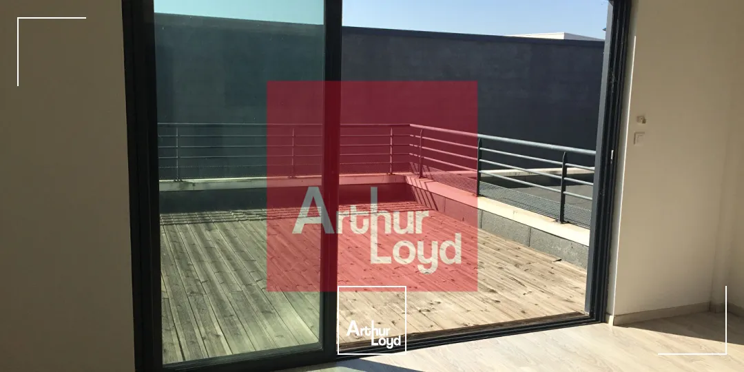 Location de bureau avec terrasse de 42 m² Boé