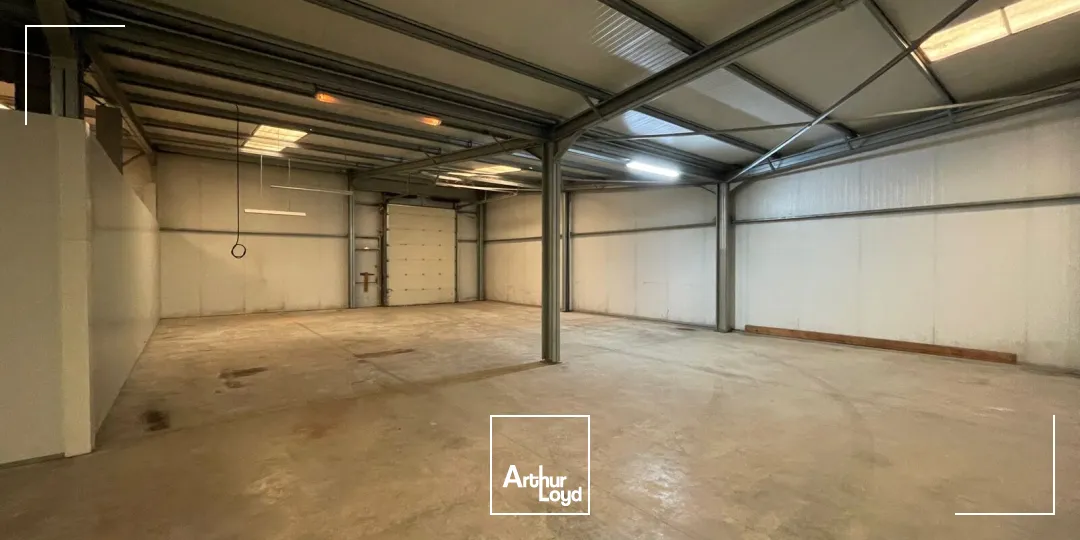 A LOUER LOCAL D'ACTIVITE 686 M2 COMPIÈGNE ZAC DE MERCIÈRES