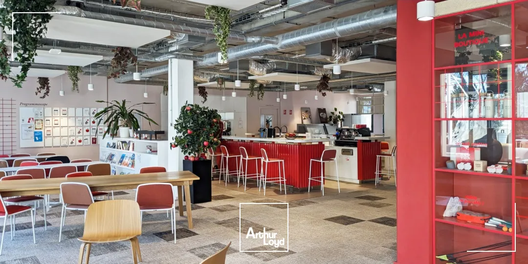 BUREAUX AVEC NOMBREUX SERVICES AU SEIN D'UN CENTRE D'AFFAIRE