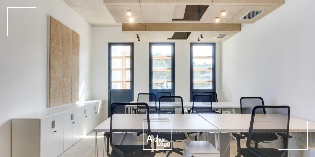 BUREAUX AVEC NOMBREUX SERVICES AU SEIN D'UN CENTRE D'AFFAIRE