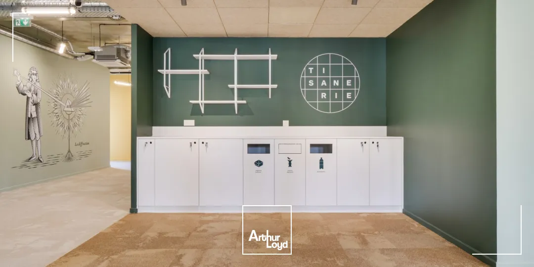 BUREAUX AVEC NOMBREUX SERVICES AU SEIN D'UN CENTRE D'AFFAIRE