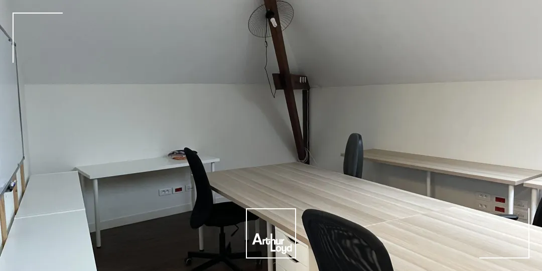 A VENDRE/ A LOUER - IMMEUBLE BUREAUX - ILE DE VERSAILLES - ERDRE