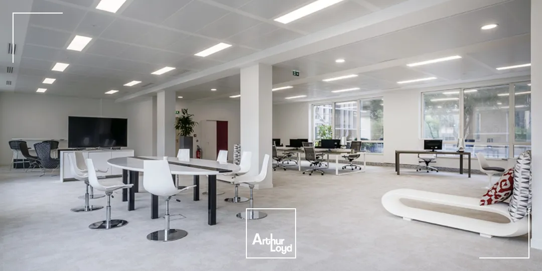 Mozaïk, bureaux lumineux et flexibles dans un immeuble de services, à Rueil sur Seine
