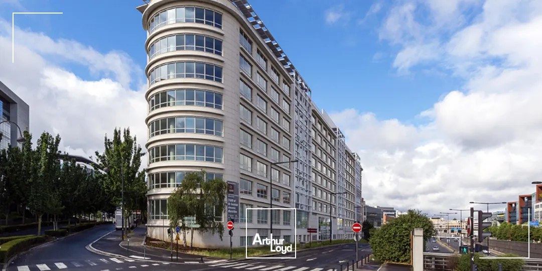 Mozaïk, bureaux lumineux et flexibles dans un immeuble de services, à Rueil sur Seine