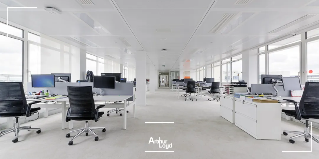 Mozaïk, bureaux lumineux et flexibles dans un immeuble de services, à Rueil sur Seine