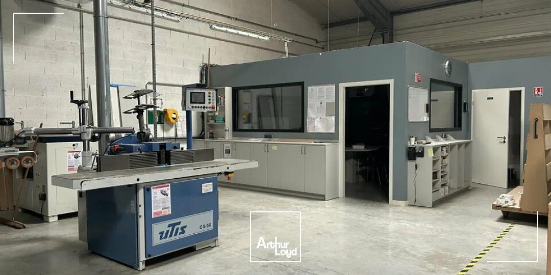 LOCAL D'ACTIVITE - ENTREPOT à VENDRE de 540 m²