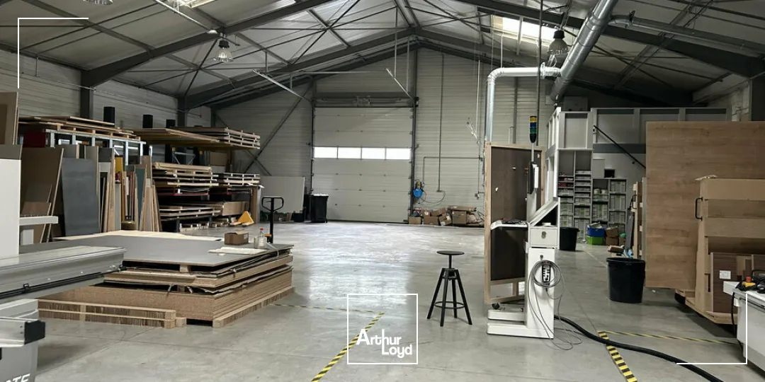 LOCAL D'ACTIVITE - ENTREPOT à VENDRE de 540 m²