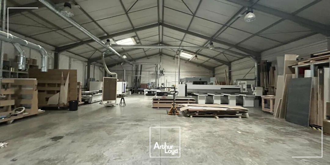 LOCAL D'ACTIVITE - ENTREPOT à VENDRE de 540 m²