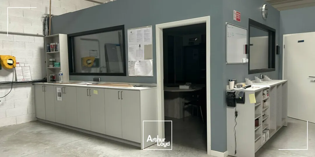 LOCAL D'ACTIVITE - ENTREPOT à VENDRE de 540 m²