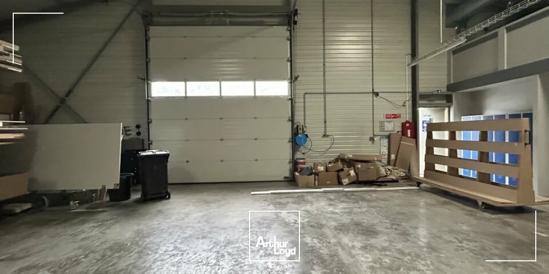 LOCAL D'ACTIVITE - ENTREPOT à VENDRE de 540 m²