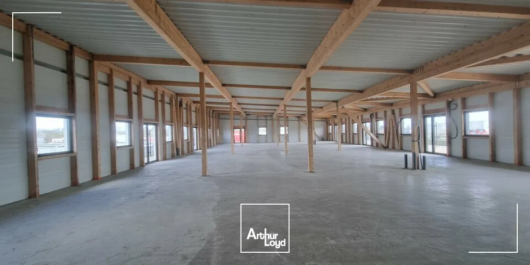 POITIERS SUD SECTEUR CENTRE COMMERCIAL AUCHAN - BUREAUX A LOUER 389M²