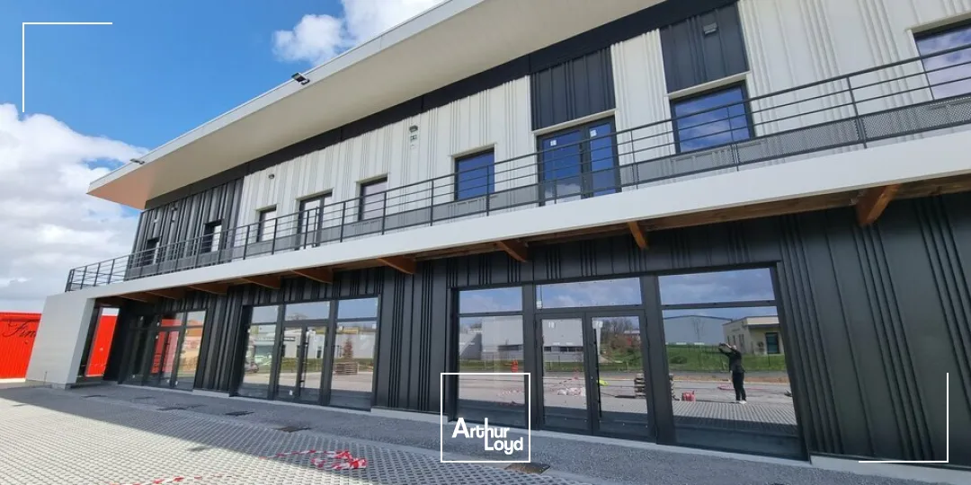 POITIERS SUD SECTEUR CENTRE COMMERCIAL AUCHAN - BUREAUX A LOUER 389M²