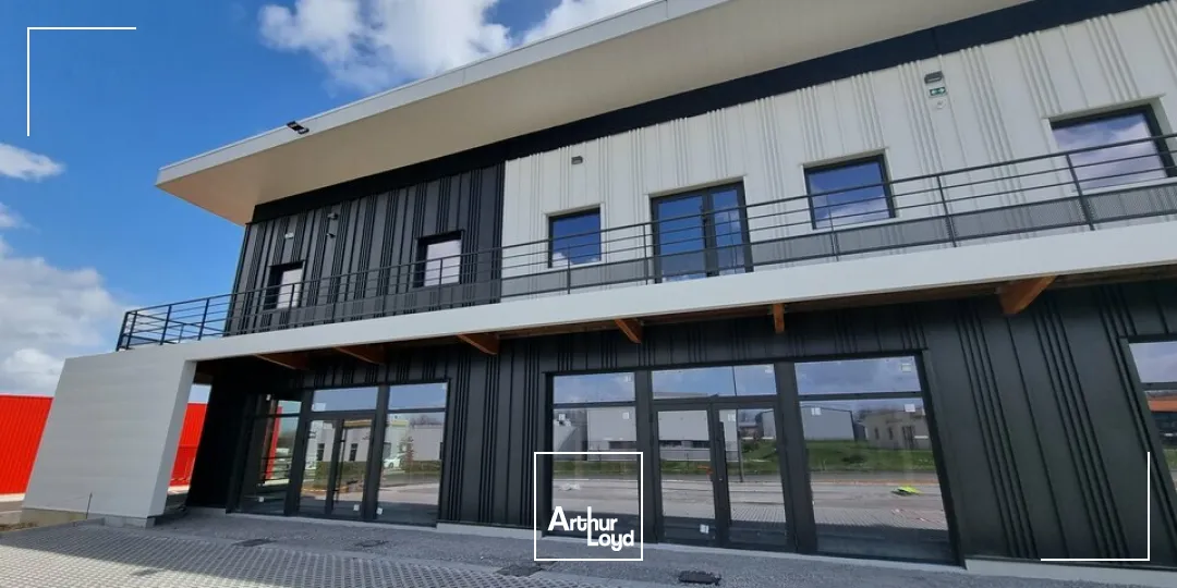 POITIERS SUD SECTEUR CENTRE COMMERCIAL AUCHAN - BUREAUX A LOUER 259M²