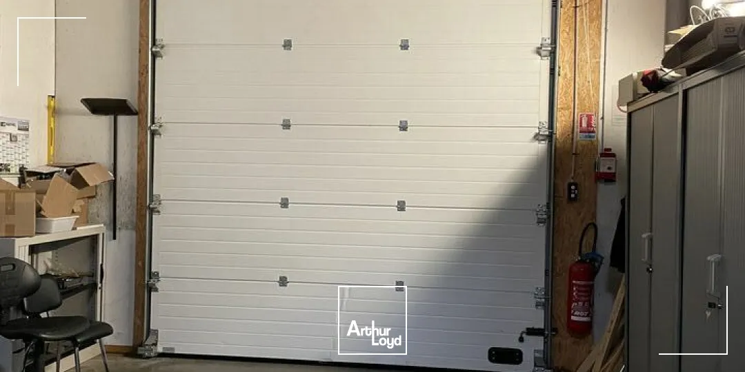 A VENDRE LOCAL DE 700M2 SECTEUR MENDES CHAURAY