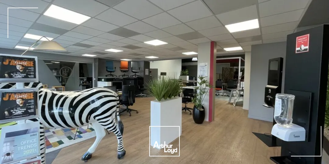 A VENDRE LOCAL DE 700M2 SECTEUR MENDES CHAURAY