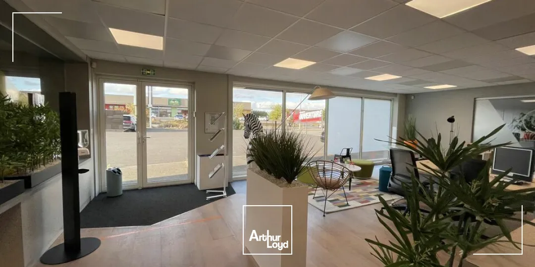 A LOUER LOCAL DE 700M2 SECTEUR MENDES CHAURAY