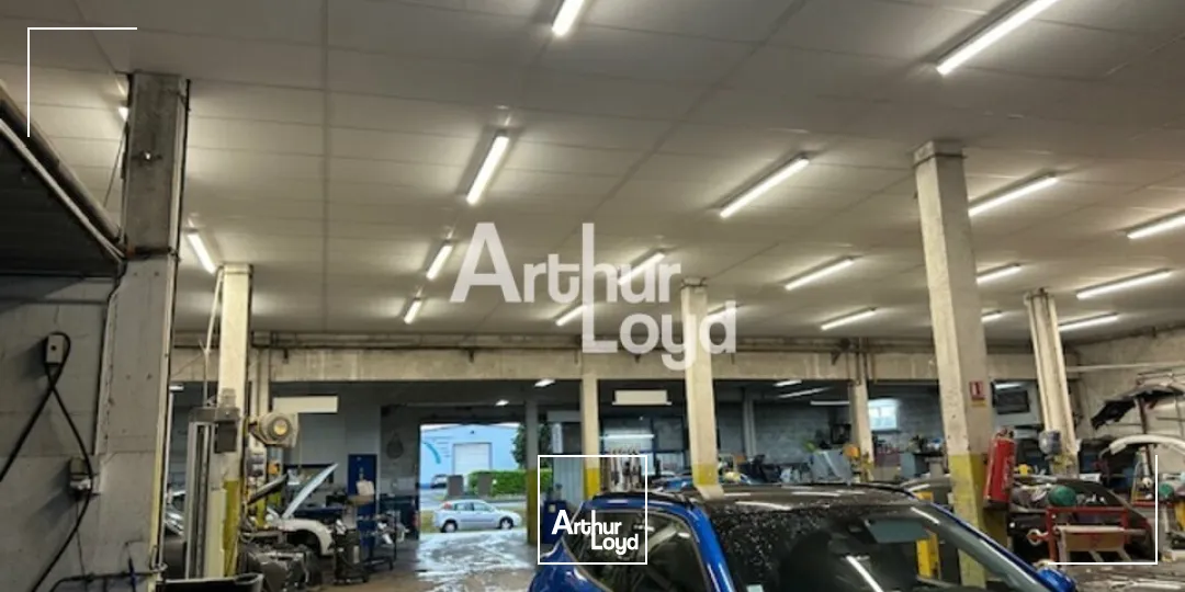 EXCLU À LOUER zone Vichy Rhue, local d'activité de plus de 700