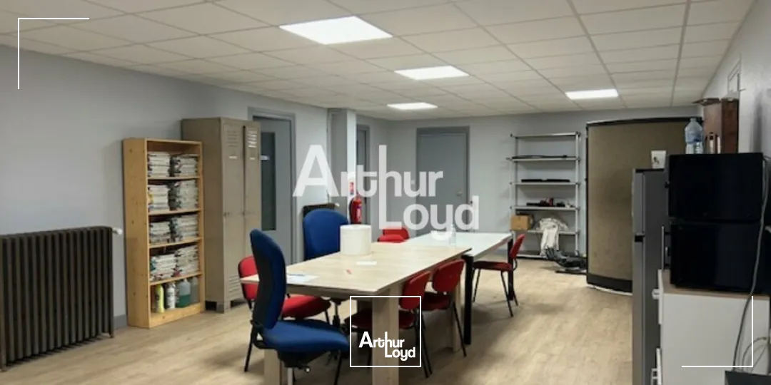 EXCLU À LOUER zone Vichy Rhue, local d'activité de plus de 700