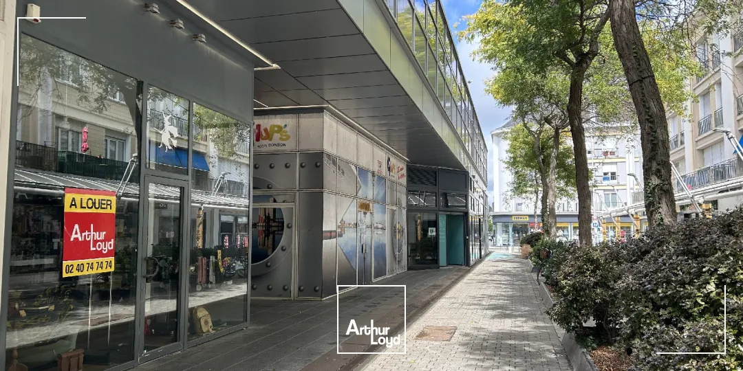 A VENDRE - A LOUER - LOCAL COMMERCIAL - 55 M2 - CENTRE VILLE - PAQUEBOT - ST NAZAIRE