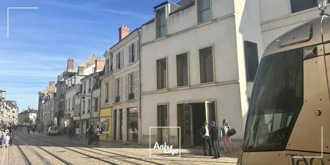 Opportunité Rare ! Local Commercial de 559m² à Louer au coeur d'Orléans - Accessible PMR