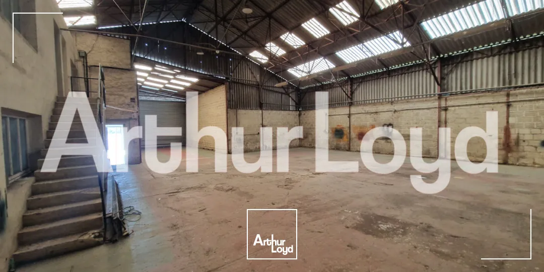 Local d'activité Moult 2000 m²