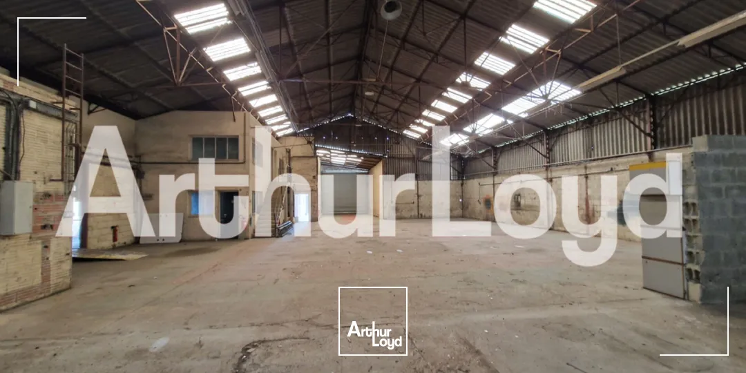 Local d'activité Moult 2000 m²