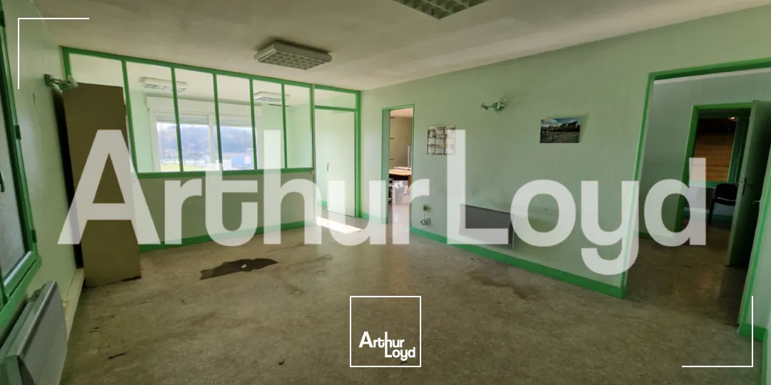 Local d'activité Moult 2000 m²