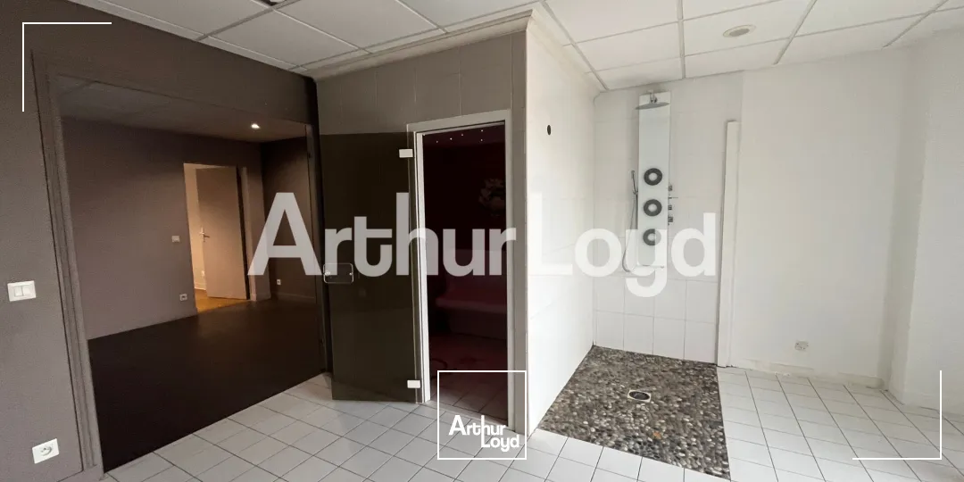 LOCAL PROFESSIONNEL ET COMMERCIAL A LOUER